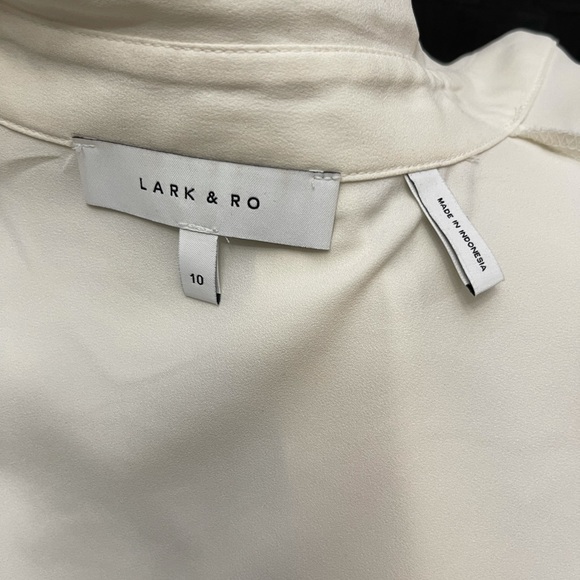 π π΄ Lark & Ro Pullover 1/2 Button Closure Blouse - Cream - Size 10 - Picture 5 of 7